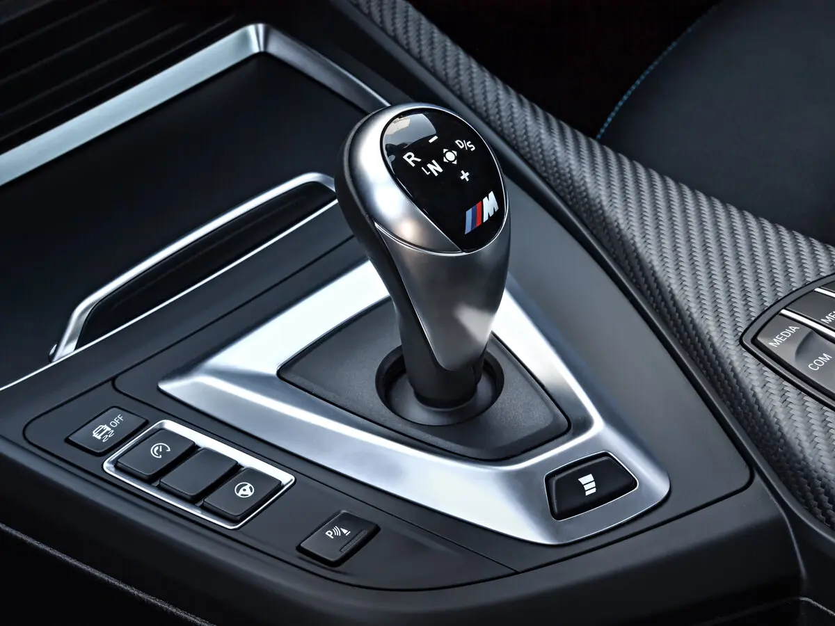 BMW M2 F87 Рестайлинг Купе — photo 11