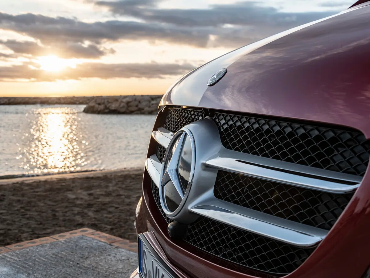 Mercedes-Benz V-Класс III (W447) Рестайлинг Минивэн Compact — сүрөт 9