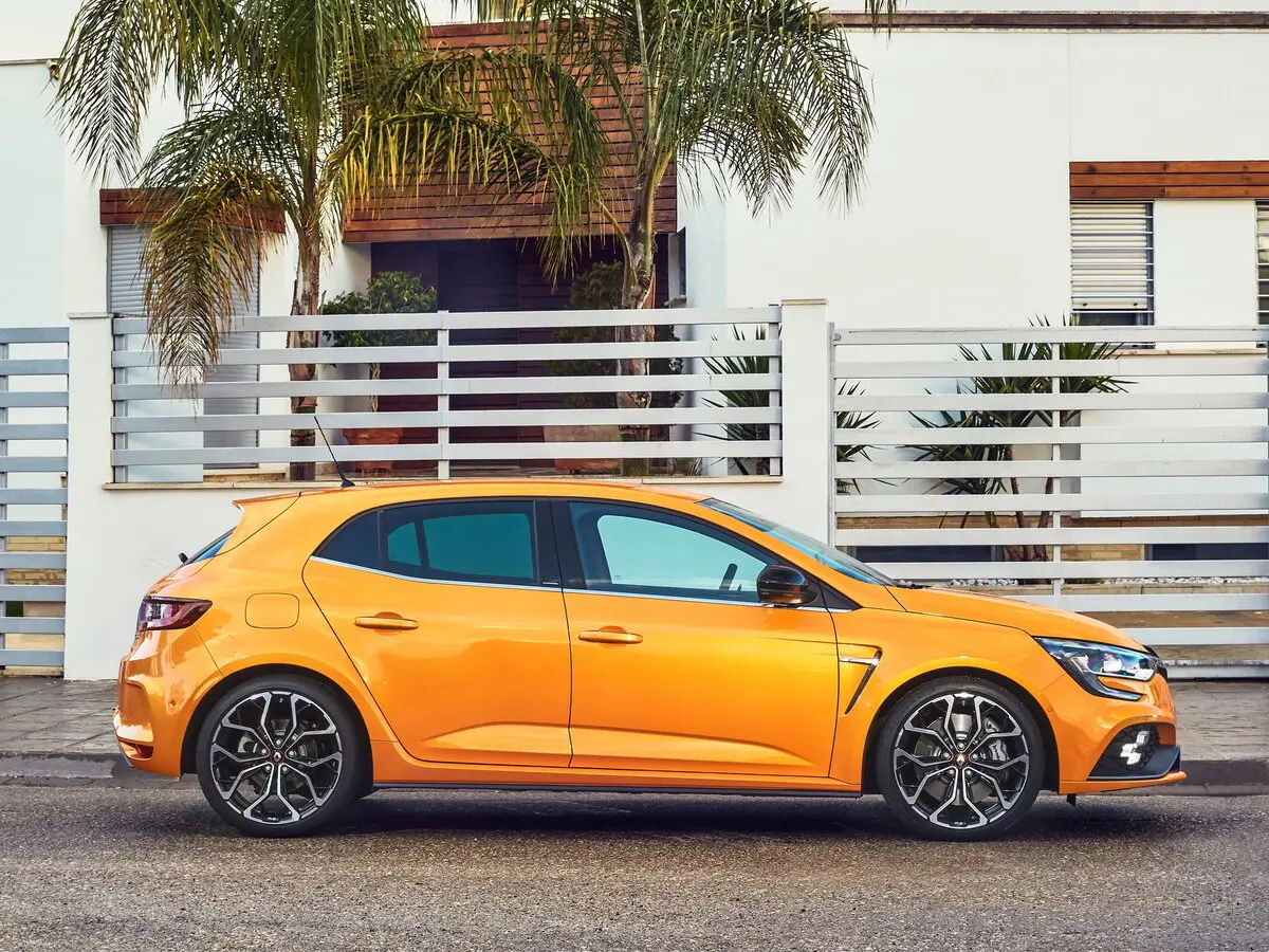 Renault Megane RS IV Хэтчбек 5 дв. — 照片 2