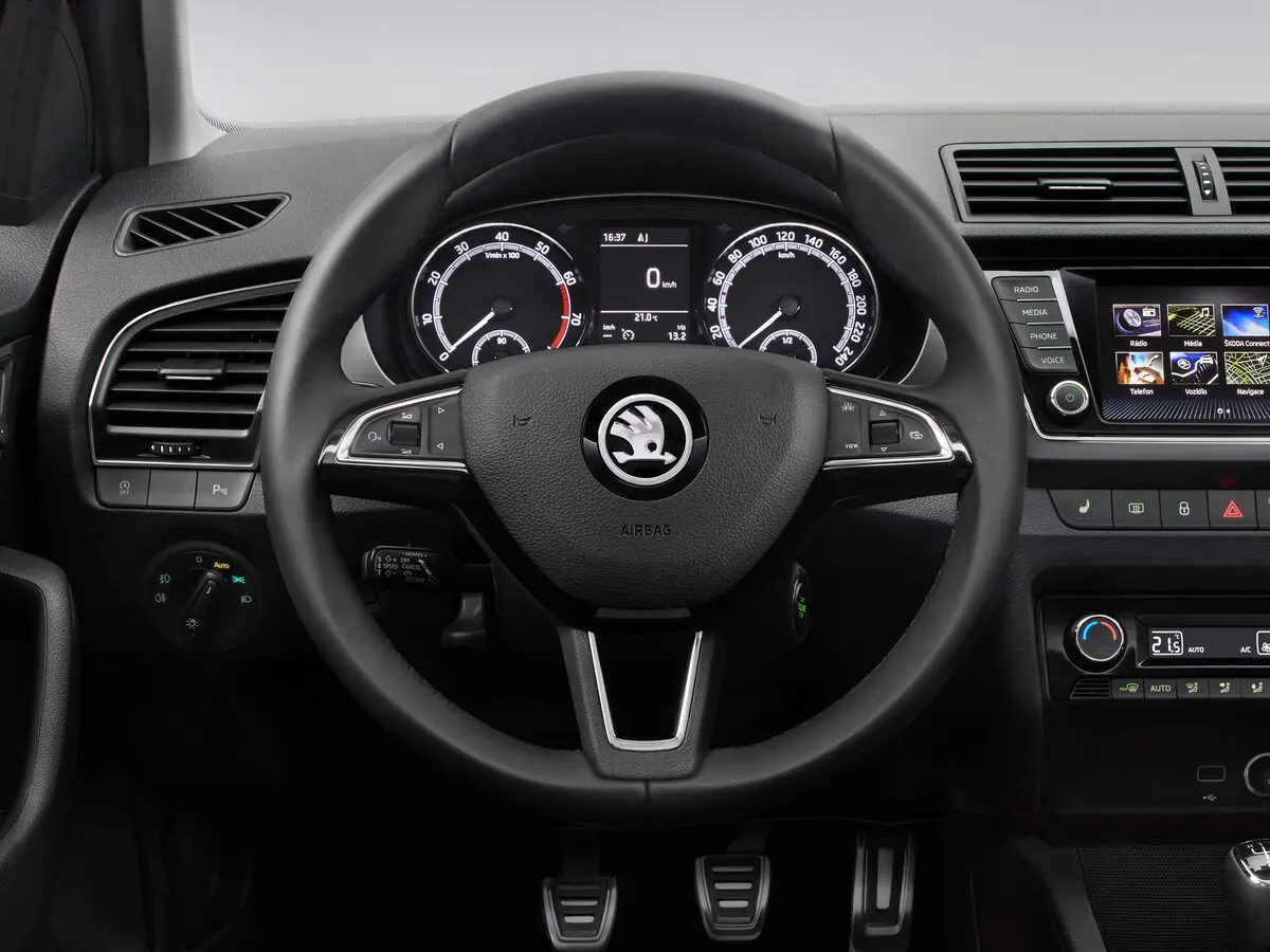 Skoda Fabia III Рестайлинг Хэтчбек 5 дв. — фото 9