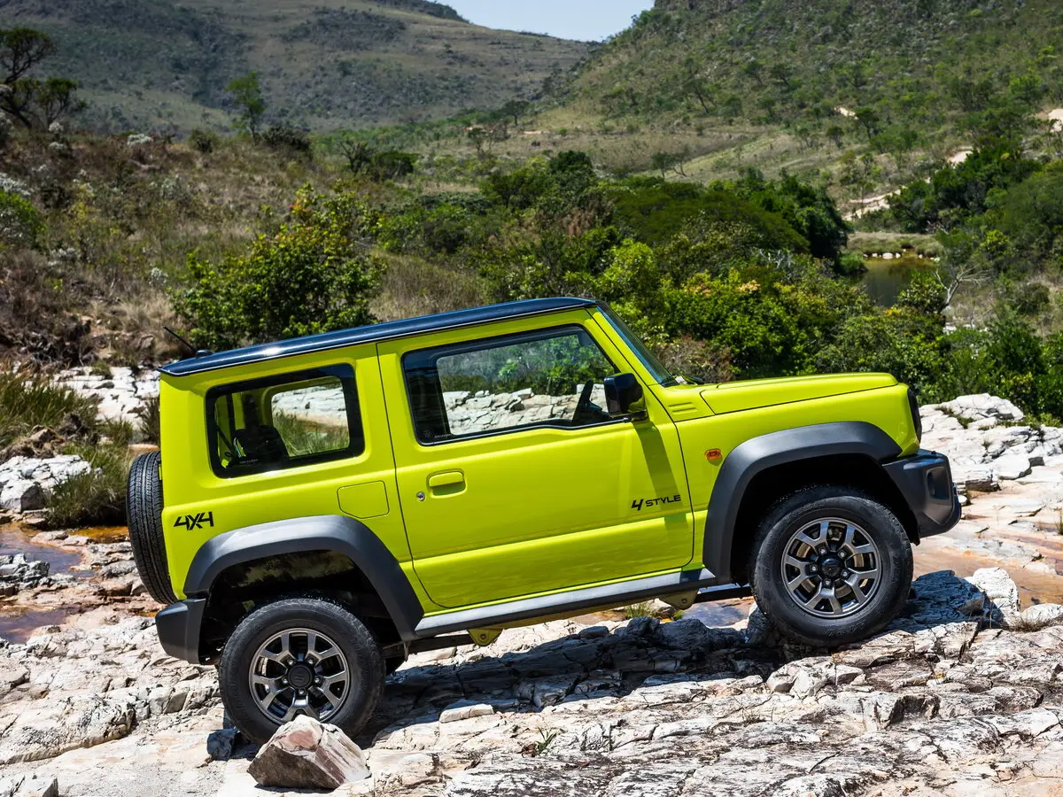 Suzuki Jimny IV Внедорожник 3 дв. — фото 2