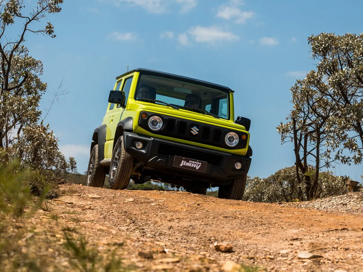 Suzuki Jimny IV Внедорожник 3 дв. — фото 3
