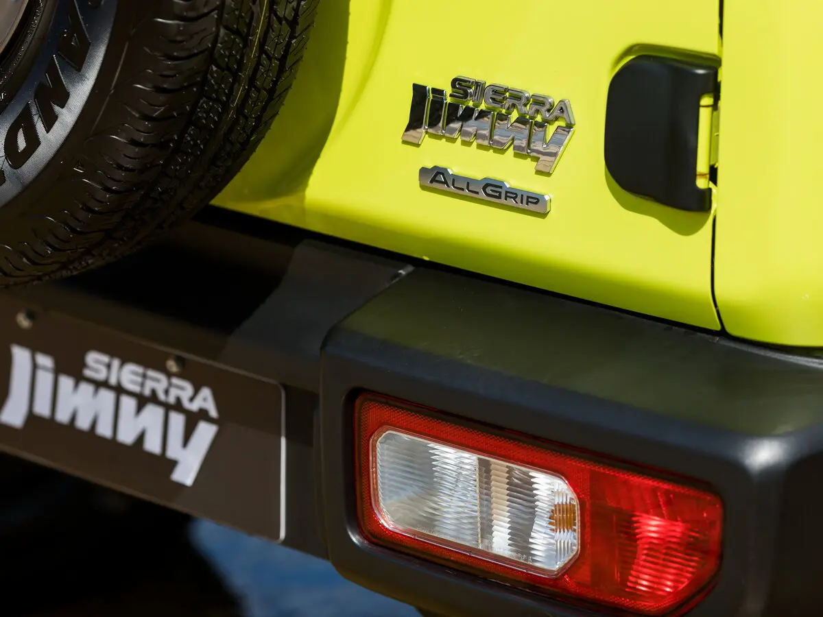Suzuki Jimny IV Внедорожник 3 дв. — фото 15