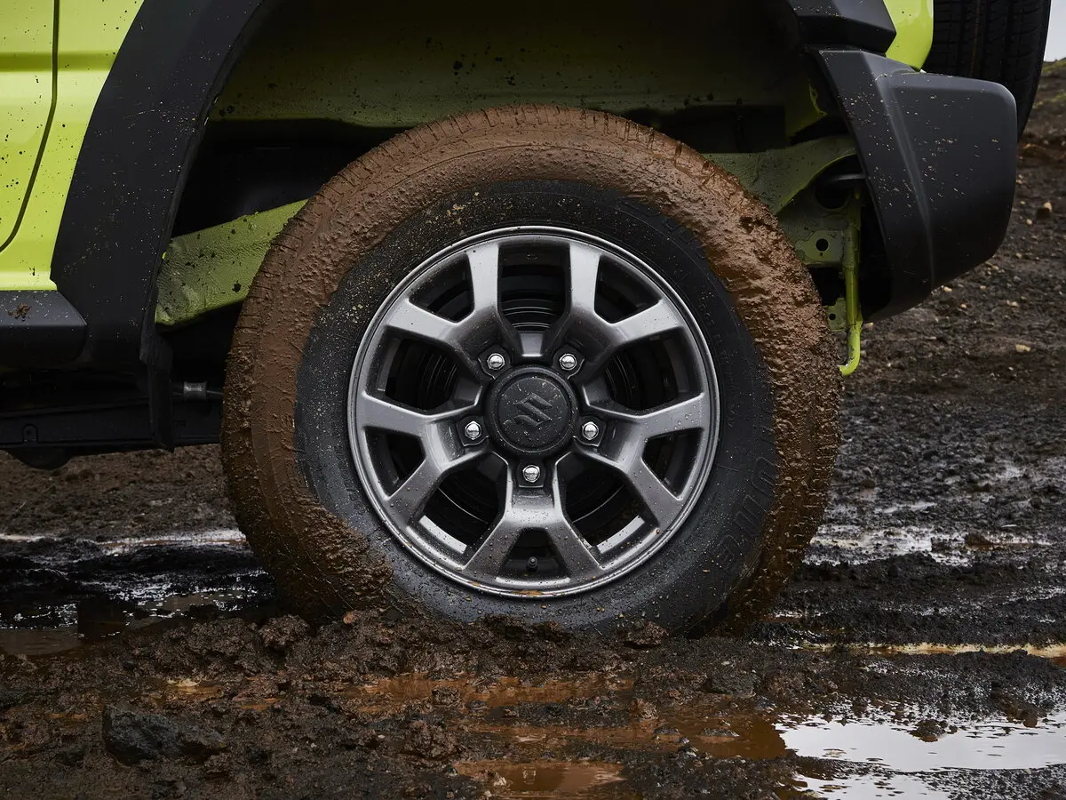 Suzuki Jimny IV Внедорожник 3 дв. — фото 18