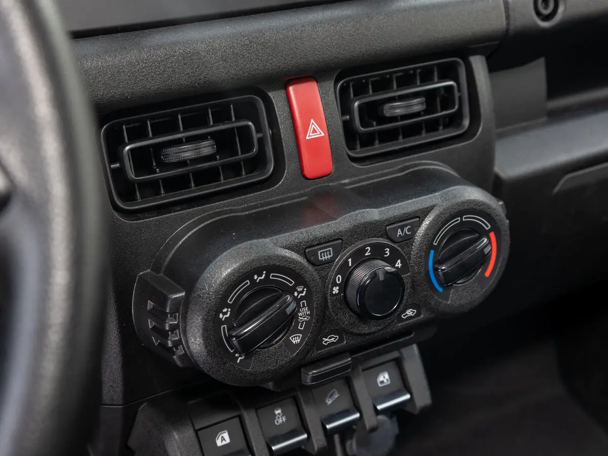 Suzuki Jimny IV Внедорожник 3 дв. — фото 35