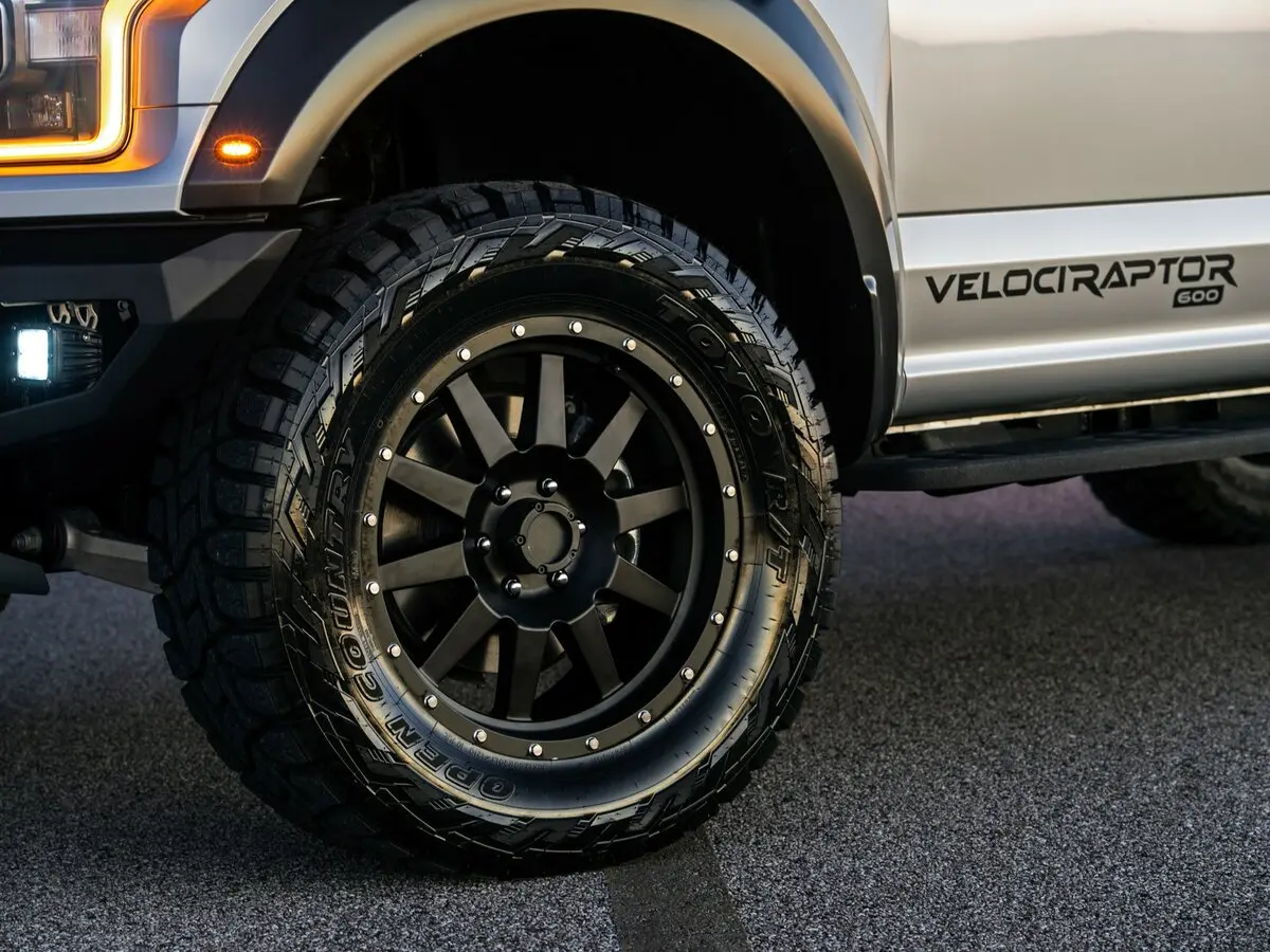 Ford F-150 XIII Пикап Двойная кабина Raptor SuperCrew — фото 16