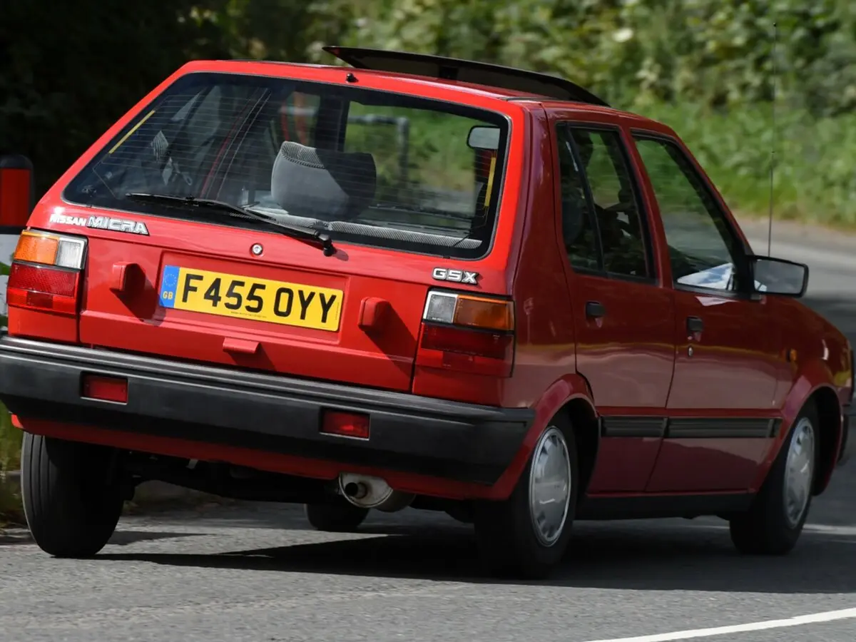 Nissan Micra I (K10) Хэтчбек 5 дв. — сүрөт 3