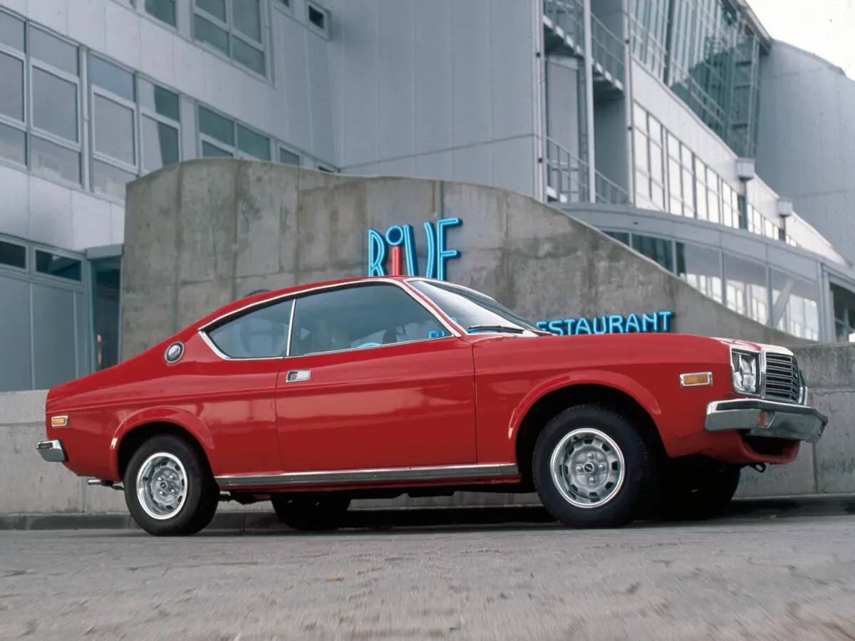 Mazda 929 LA2 Купе — 照片 2