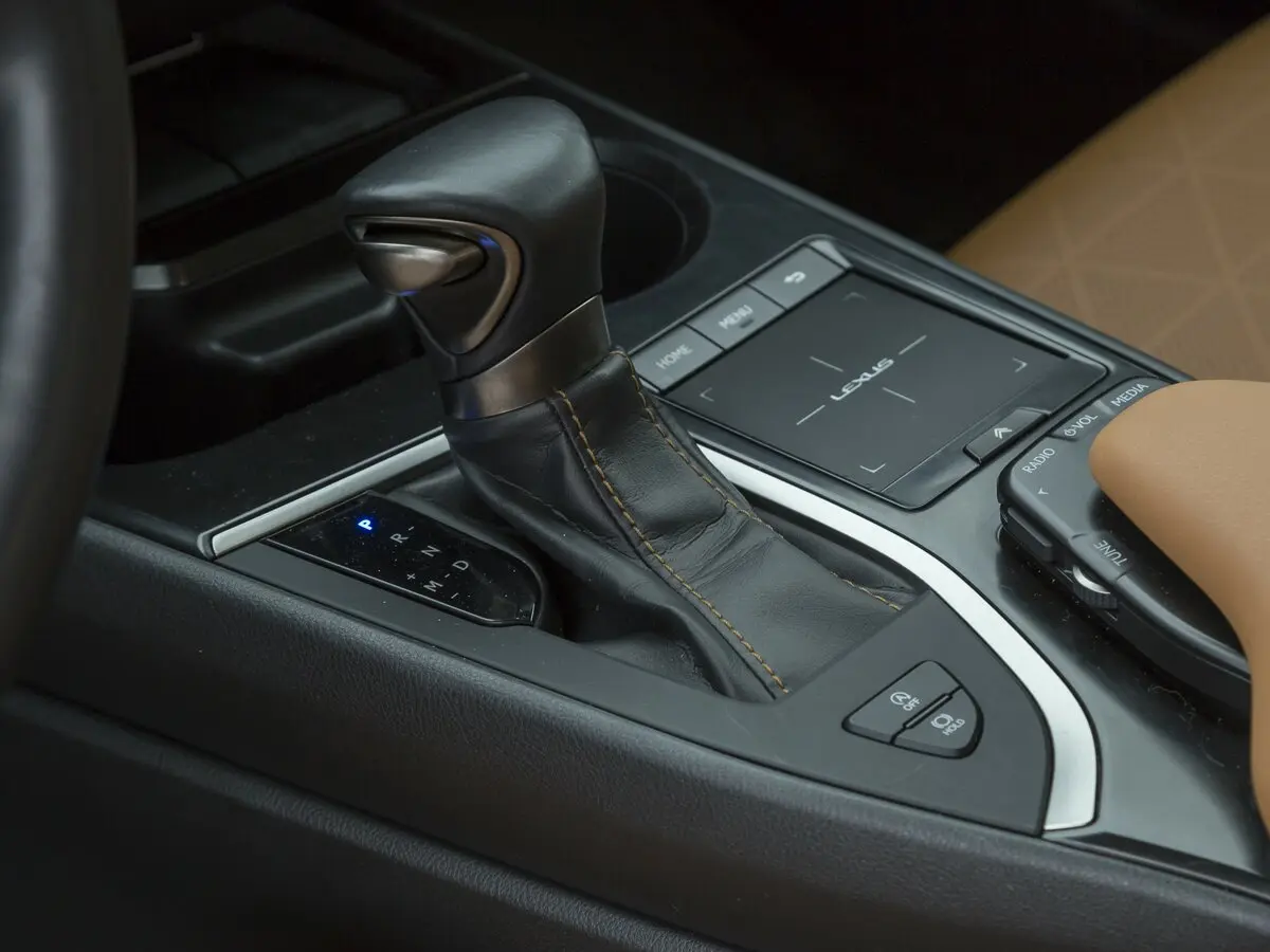Lexus UX I Внедорожник 5 дв. — сүрөт 30