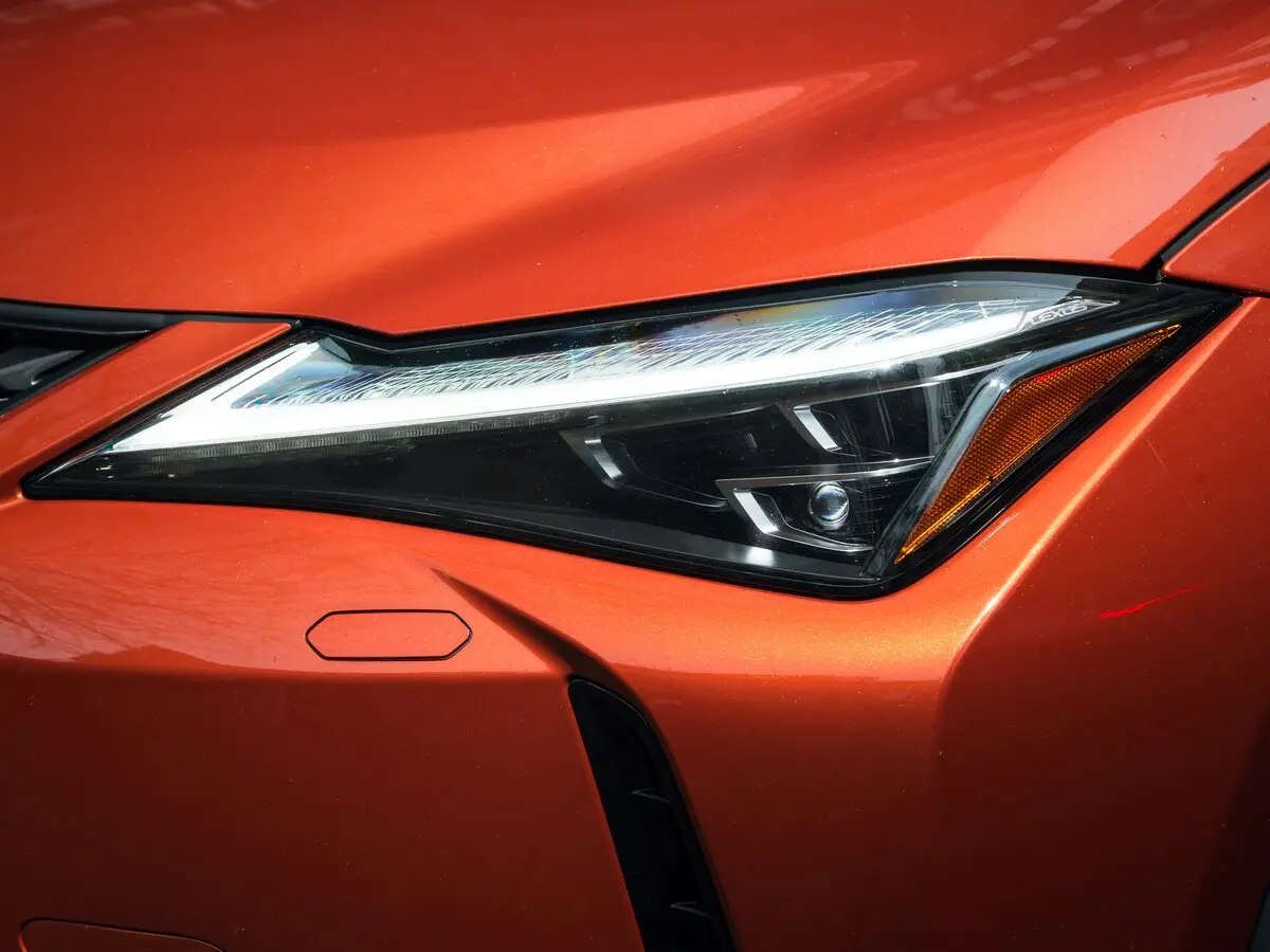 Lexus UX I Внедорожник 5 дв. — сүрөт 33