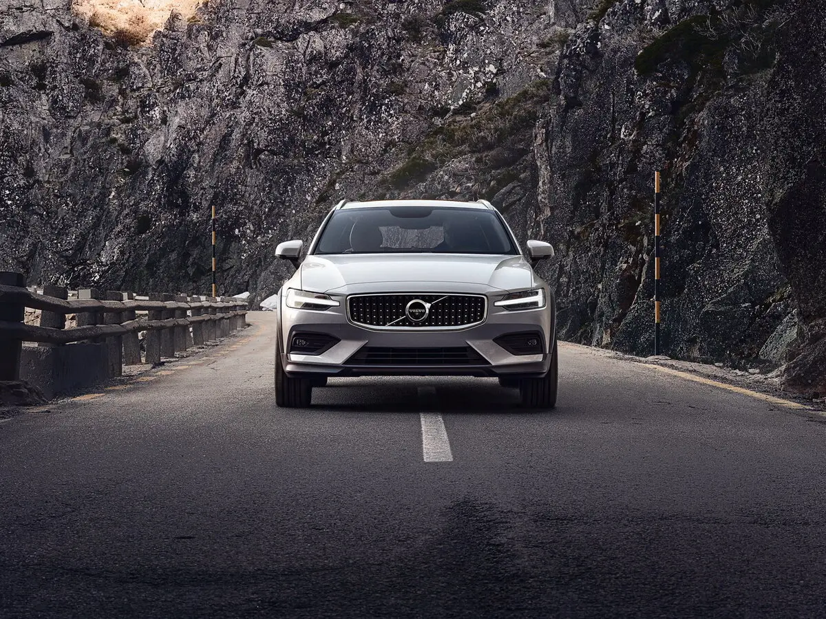 Volvo V60 Cross Country II Универсал 5 дв. — сүрөт 3