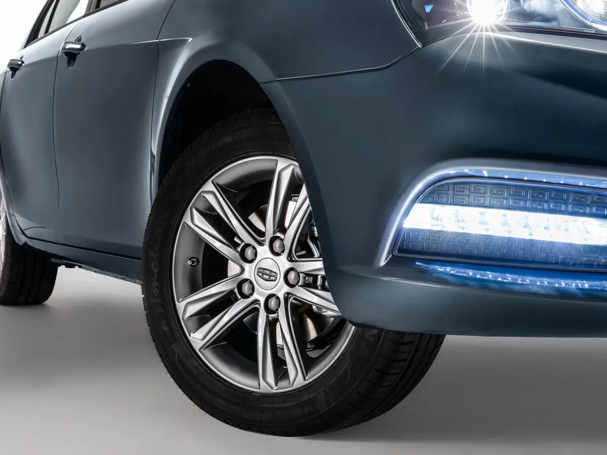 Geely Emgrand 7 I Рестайлинг Седан — сүрөт 16
