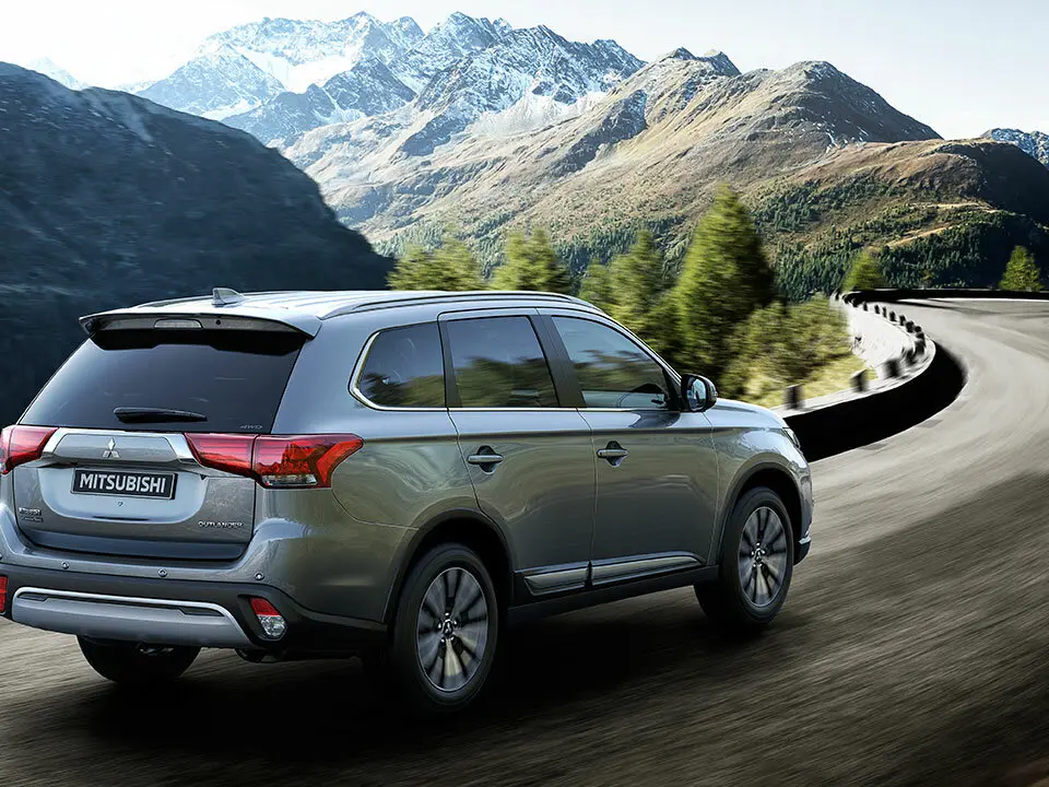 Mitsubishi Outlander III Рестайлинг 3 Внедорожник 5 дв. — photo 4
