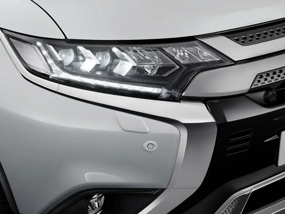 Mitsubishi Outlander III Рестайлинг 3 Внедорожник 5 дв. — photo 13