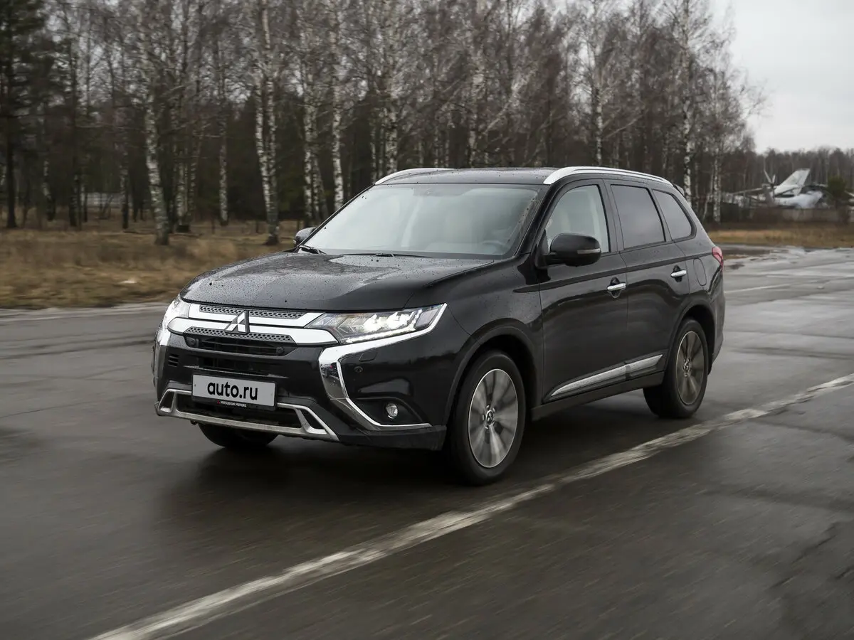 Mitsubishi Outlander III Рестайлинг 3 Внедорожник 5 дв. — photo 18