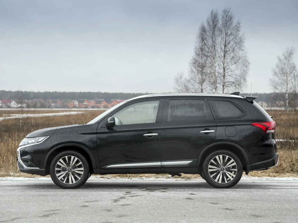 Mitsubishi Outlander III Рестайлинг 3 Внедорожник 5 дв. — photo 19