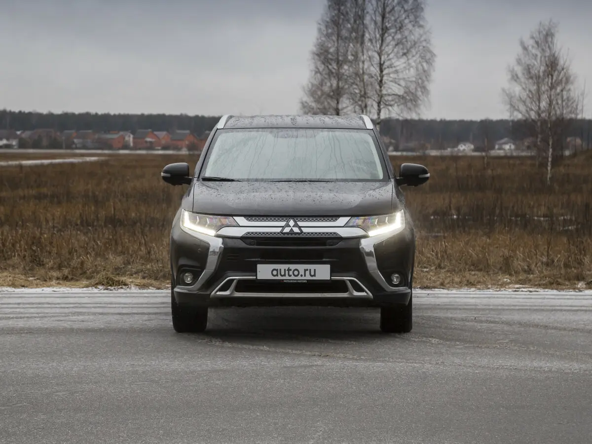 Mitsubishi Outlander III Рестайлинг 3 Внедорожник 5 дв. — photo 20