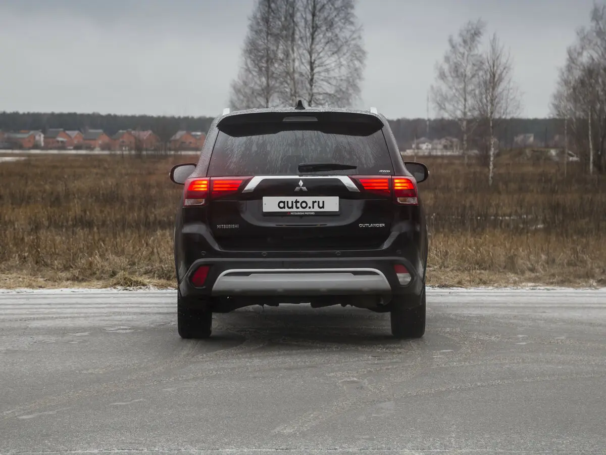 Mitsubishi Outlander III Рестайлинг 3 Внедорожник 5 дв. — photo 21