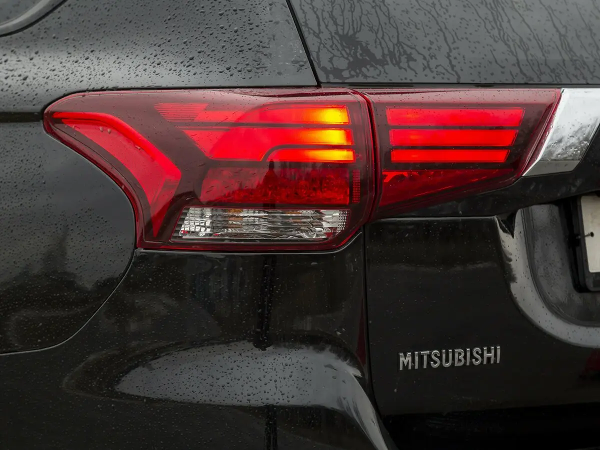 Mitsubishi Outlander III Рестайлинг 3 Внедорожник 5 дв. — photo 35