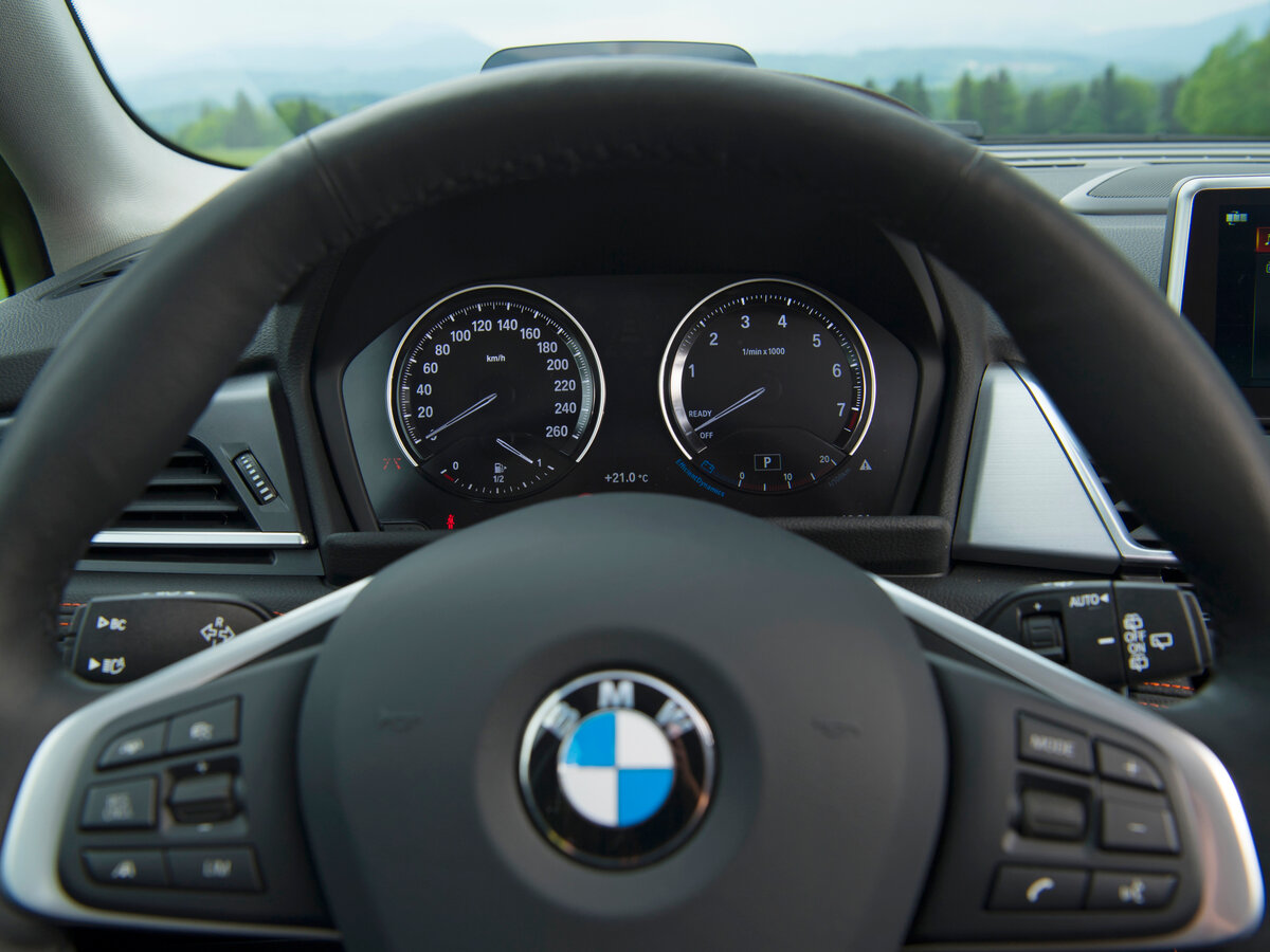 BMW 2 серии Active Tourer F45 Рестайлинг Компактвэн — фото 9