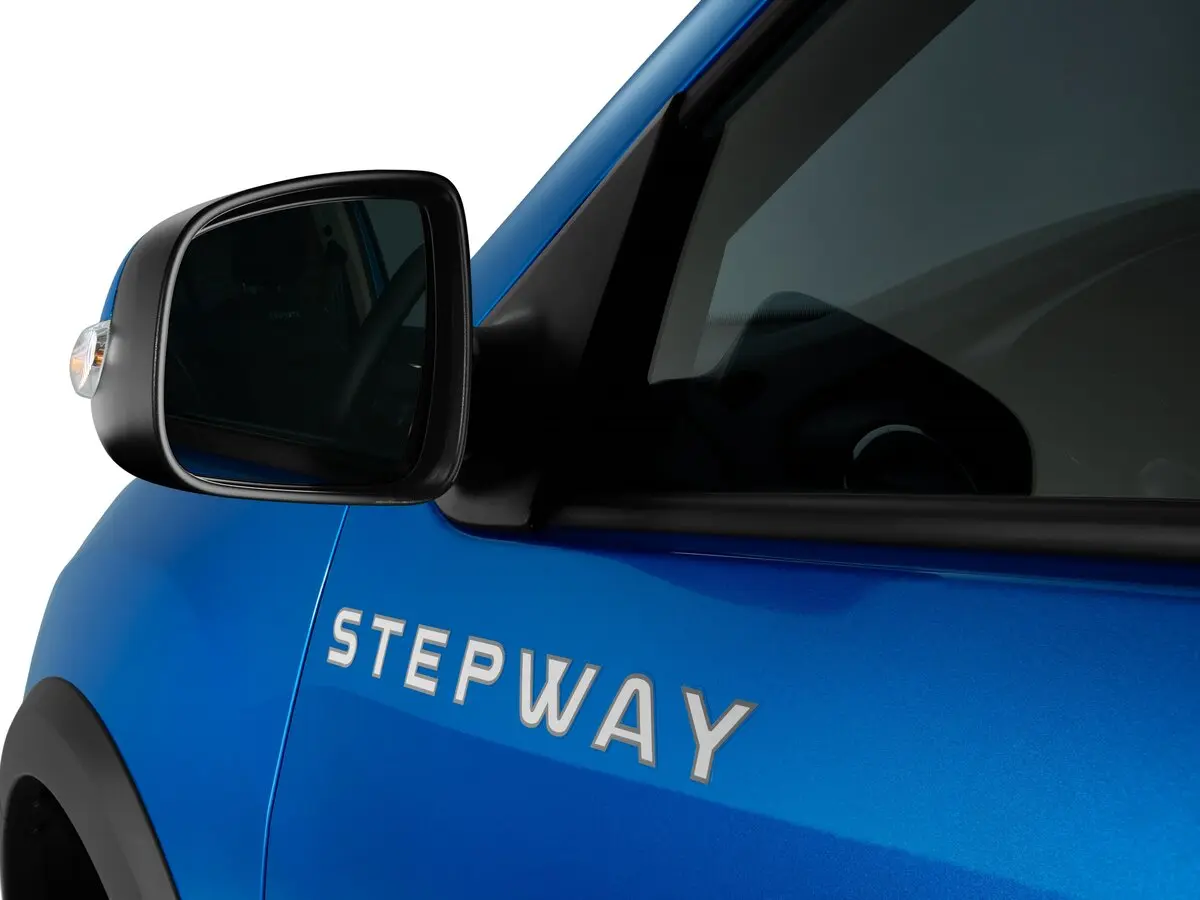 Renault Logan II Рестайлинг Седан Stepway — фото 6
