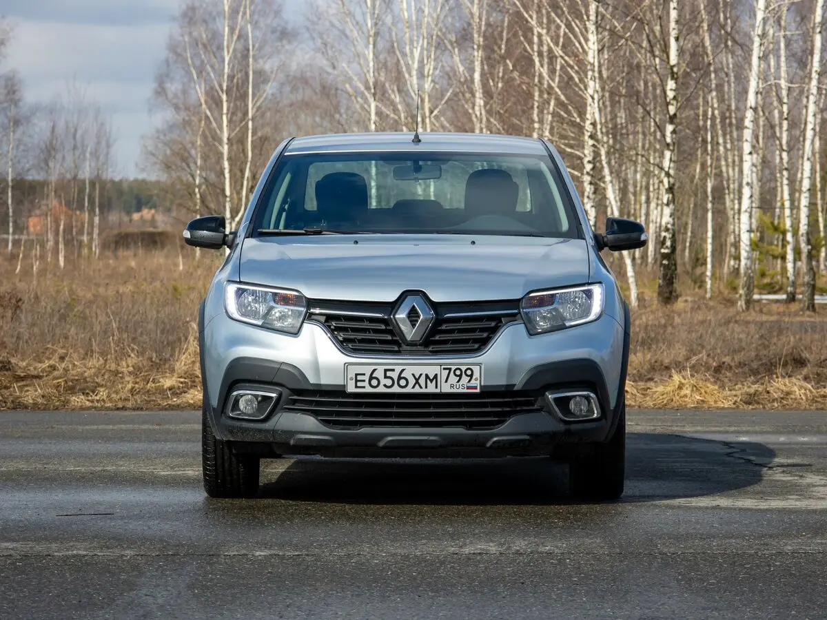 Renault Logan II Рестайлинг Седан Stepway — фото 12