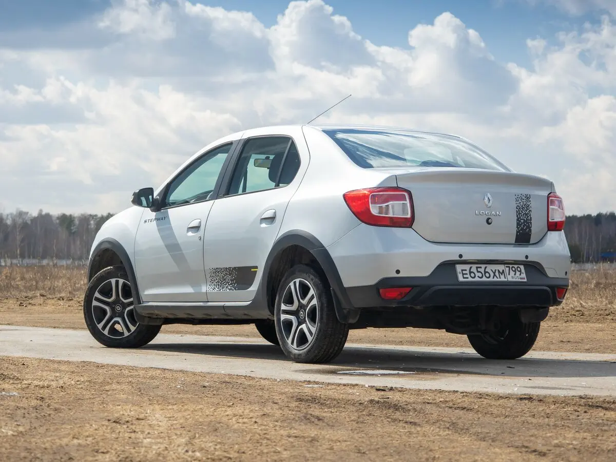 Renault Logan II Рестайлинг Седан Stepway — фото 14