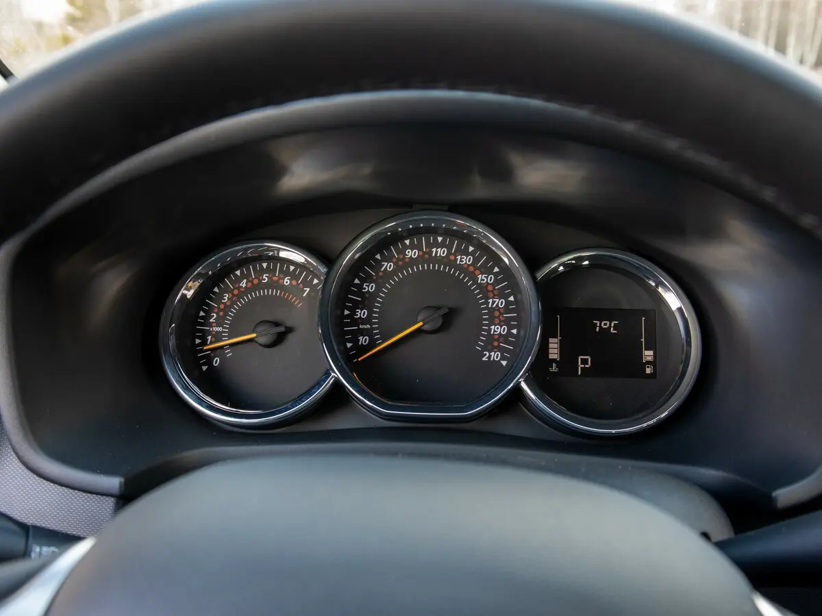 Renault Logan II Рестайлинг Седан Stepway — фото 17