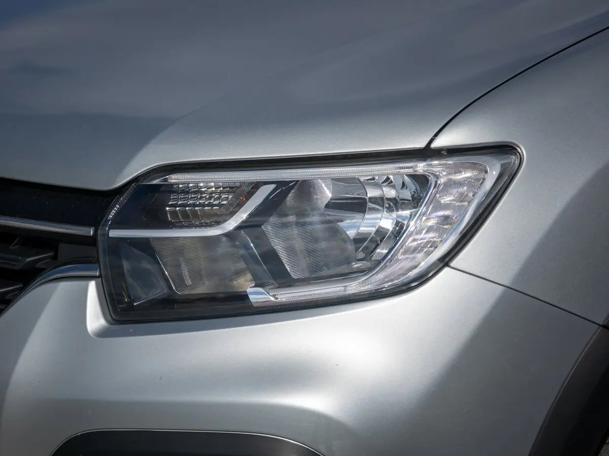 Renault Logan II Рестайлинг Седан Stepway — фото 24