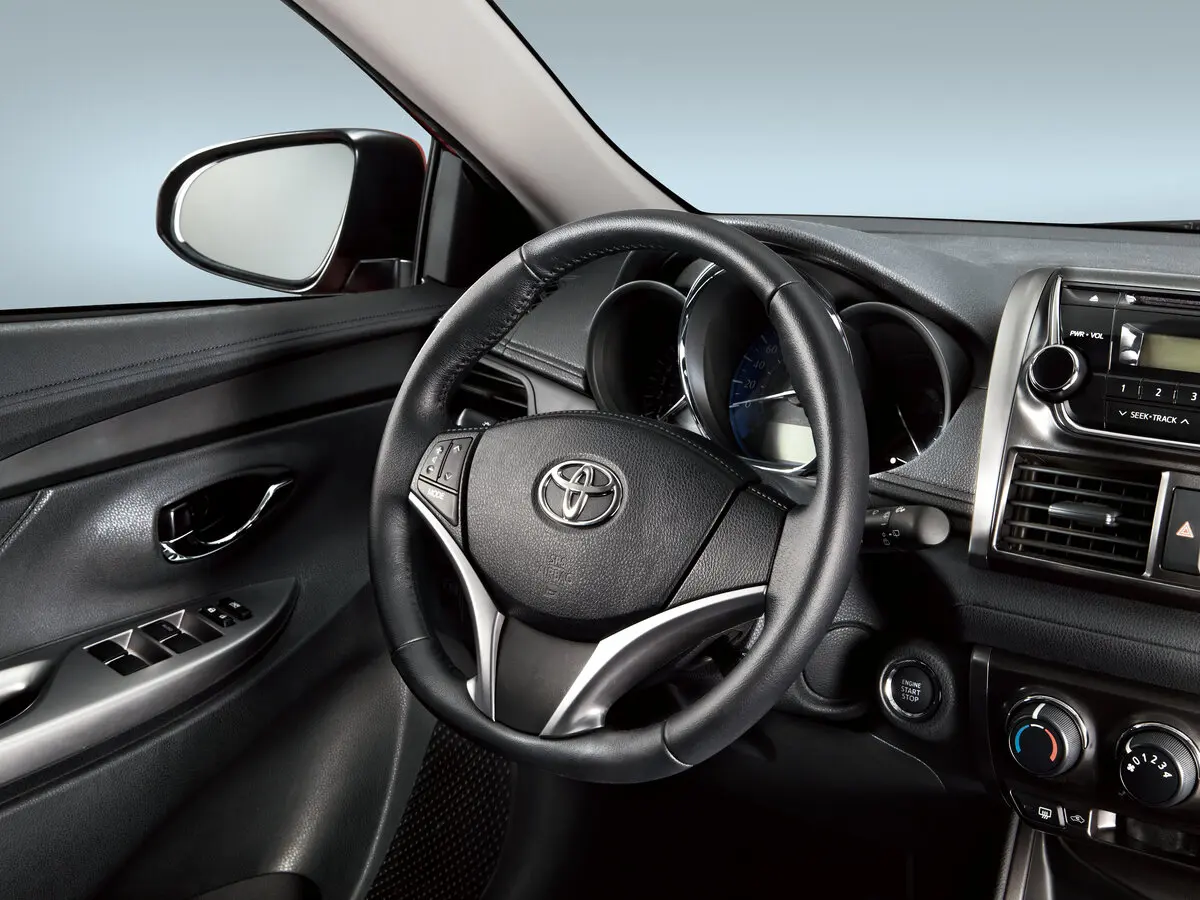 Toyota Yaris XP150 Хэтчбек 5 дв. — сүрөт 7