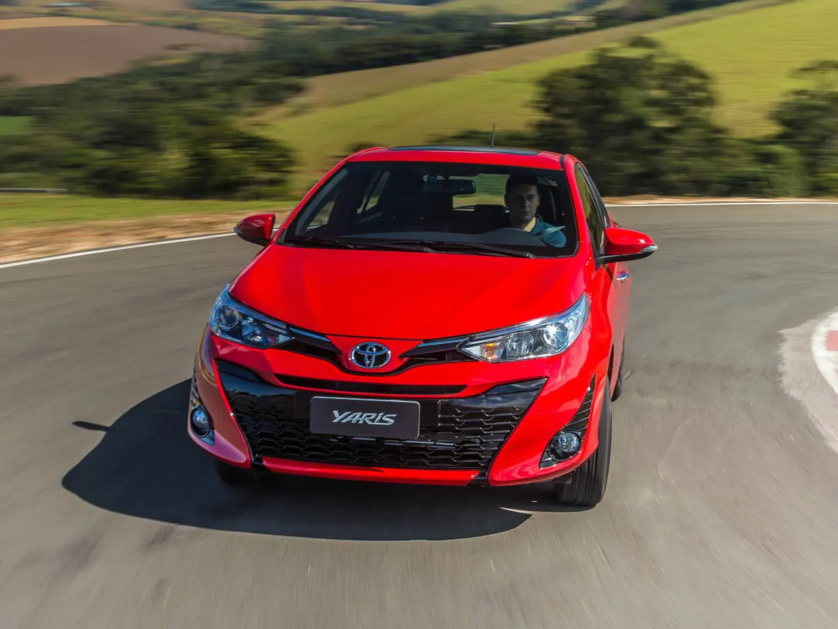 Toyota Yaris XP150 Рестайлинг Хэтчбек 5 дв. — сүрөт 3