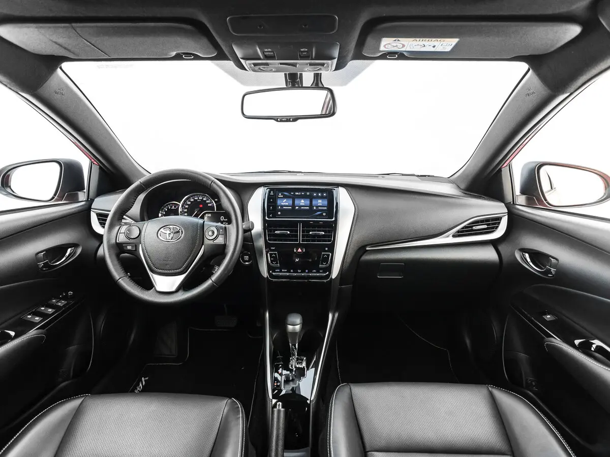 Toyota Yaris XP150 Рестайлинг Хэтчбек 5 дв. — сүрөт 6