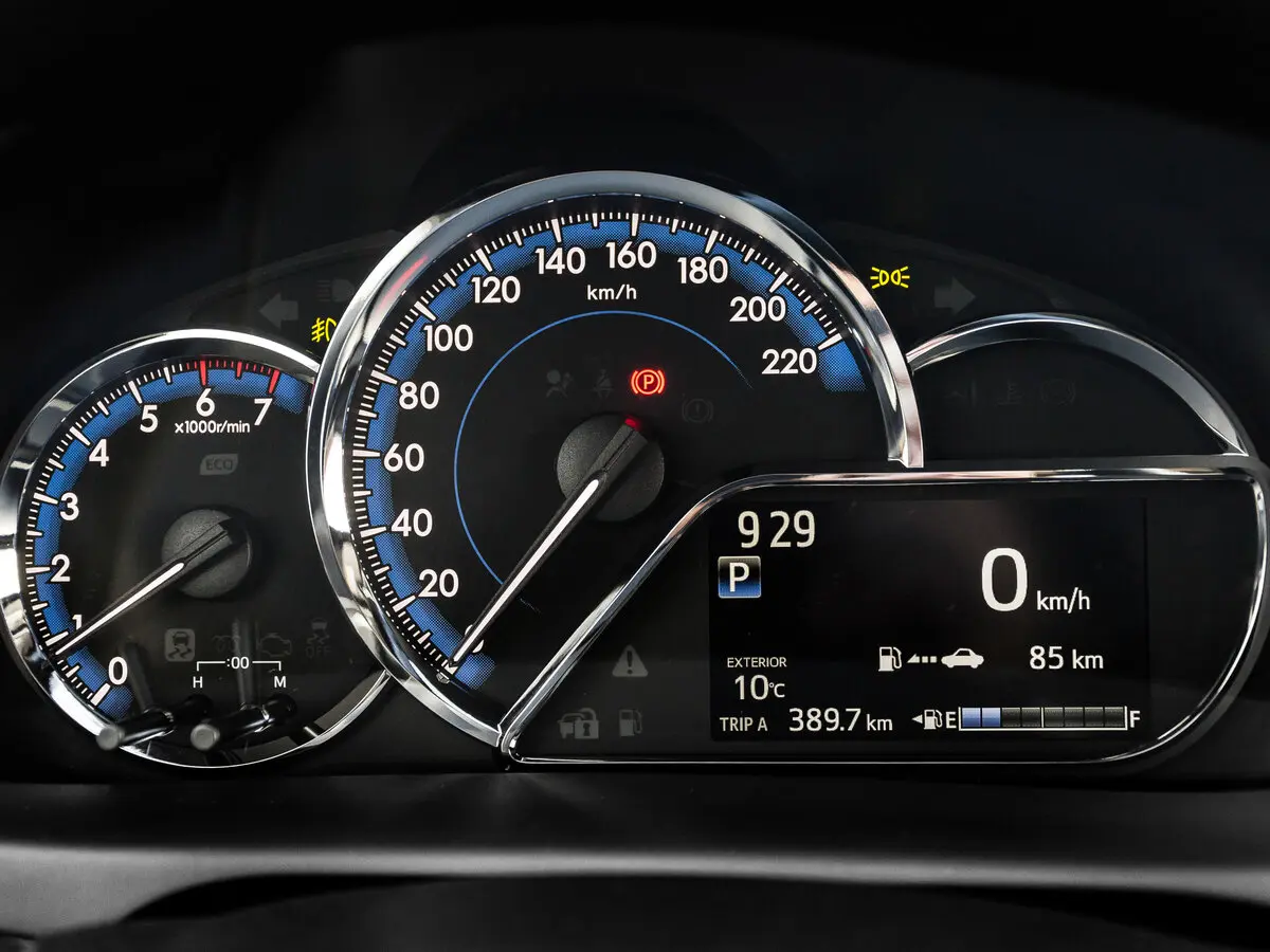 Toyota Yaris XP150 Рестайлинг Хэтчбек 5 дв. — сүрөт 7