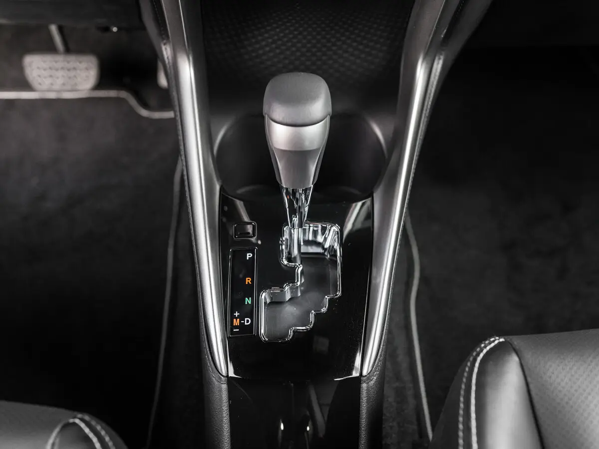 Toyota Yaris XP150 Рестайлинг Хэтчбек 5 дв. — сүрөт 10