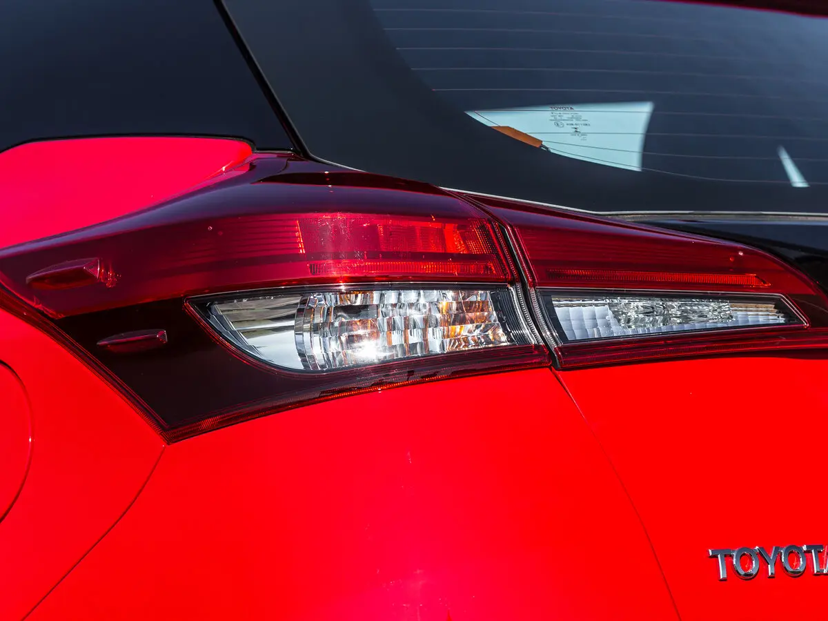 Toyota Yaris XP150 Рестайлинг Хэтчбек 5 дв. — сүрөт 14