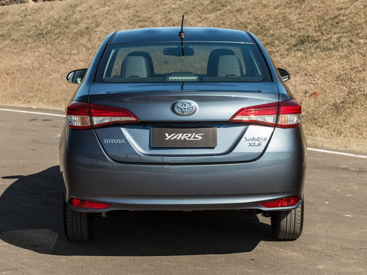 Toyota Yaris XP150 Рестайлинг Седан — сүрөт 4