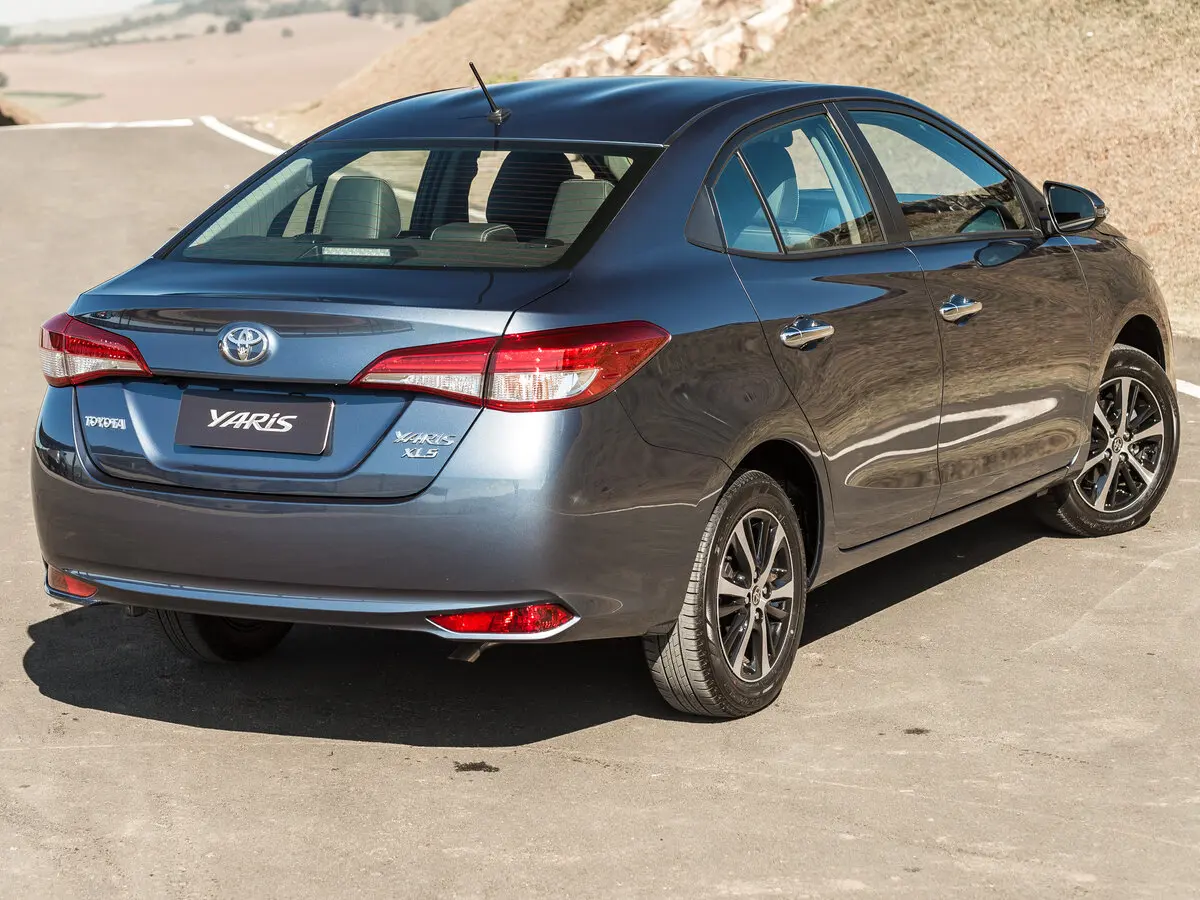 Toyota Yaris XP150 Рестайлинг Седан — сүрөт 5