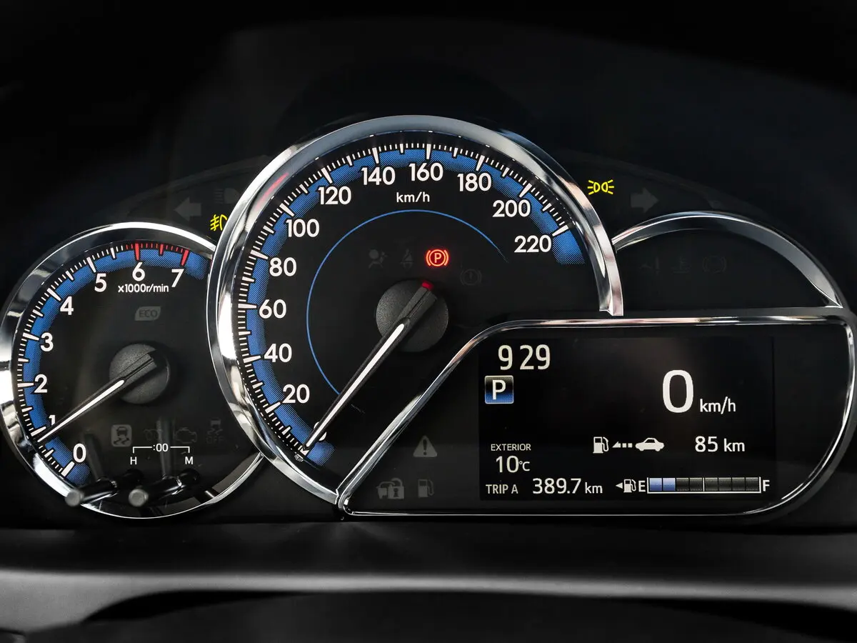 Toyota Yaris XP150 Рестайлинг Седан — сүрөт 8