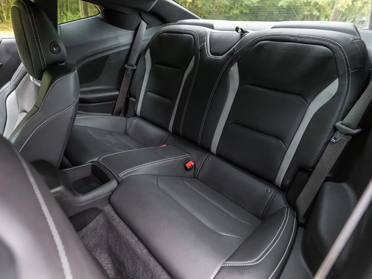 Chevrolet Camaro VI Рестайлинг Купе — сүрөт 10