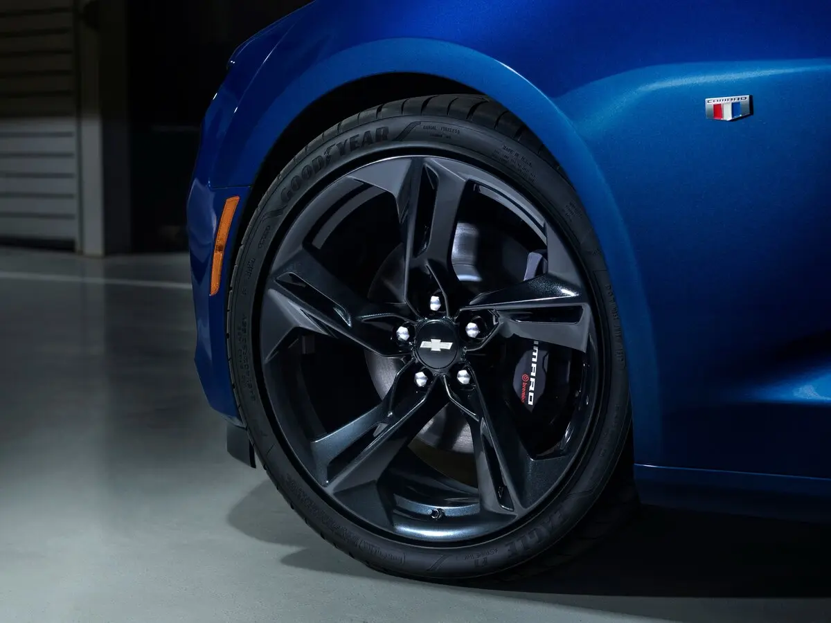 Chevrolet Camaro VI Рестайлинг Купе — сүрөт 17