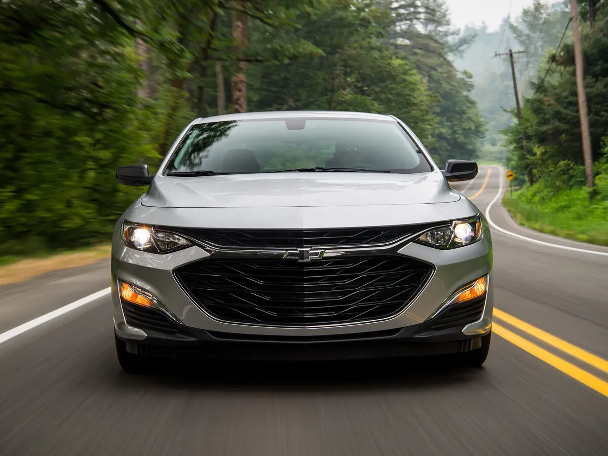 Chevrolet Malibu IX Рестайлинг Седан — сүрөт 3