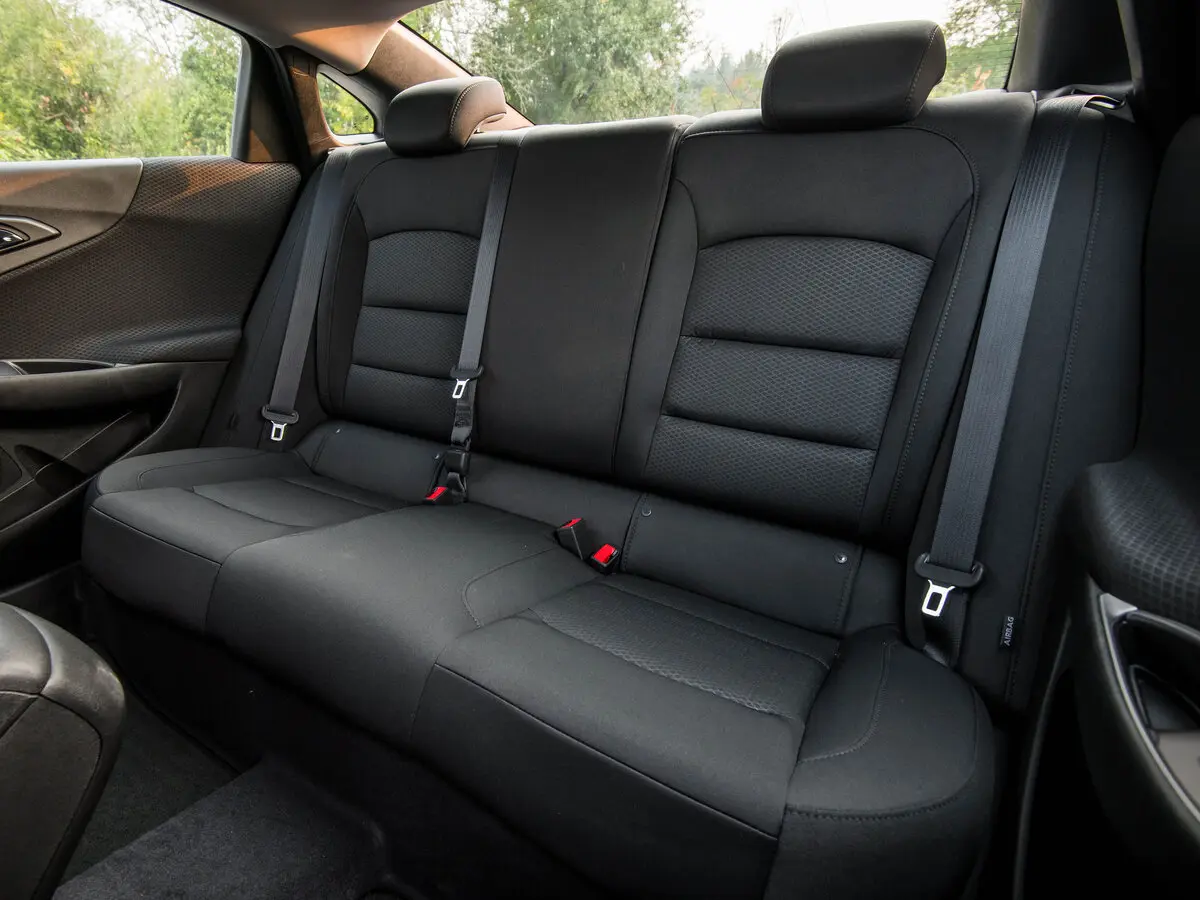 Chevrolet Malibu IX Рестайлинг Седан — сүрөт 11