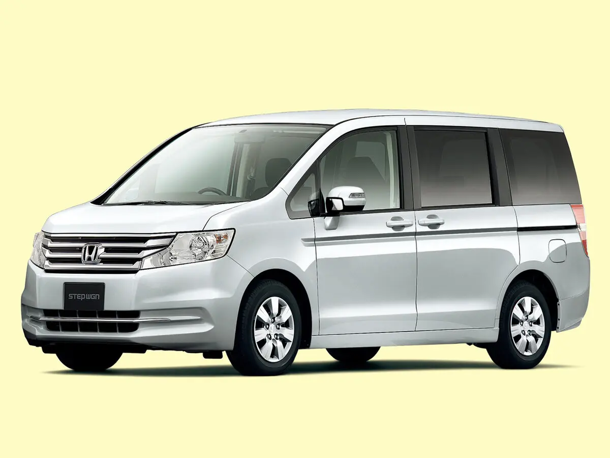 Honda Stepwgn IV Рестайлинг Минивэн