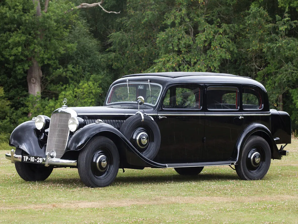 Mercedes-Benz W142 1937 – 1942 Лимузин