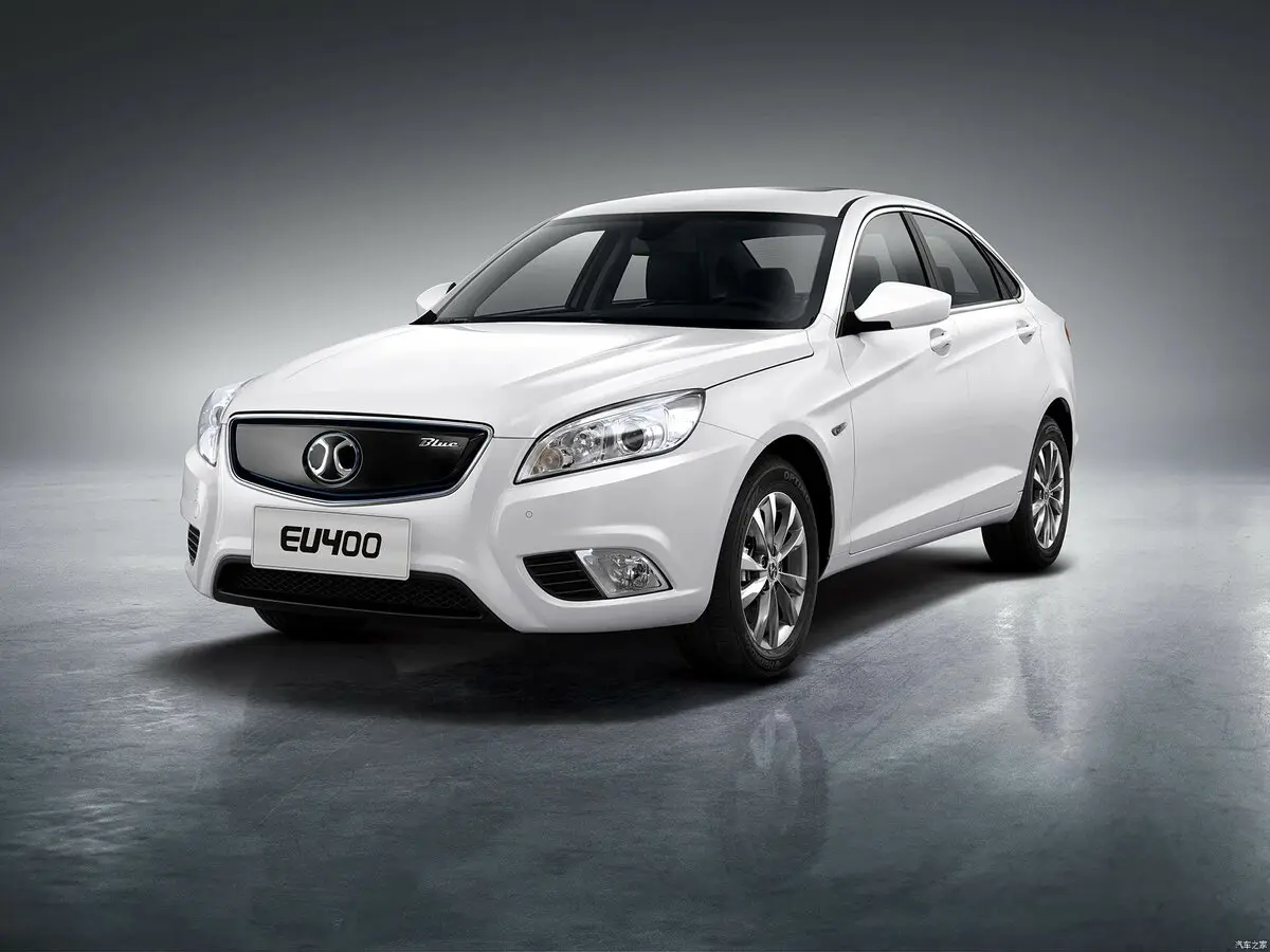 BAIC EU I Седан — 照片 2