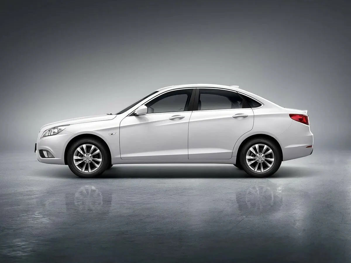 BAIC EU I Седан — 照片 3