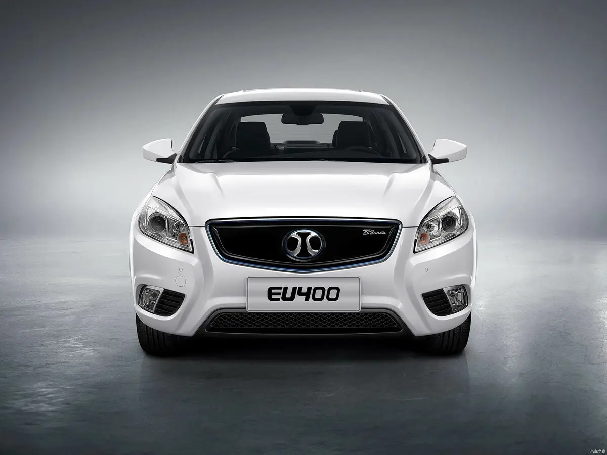 BAIC EU I Седан — 照片 4
