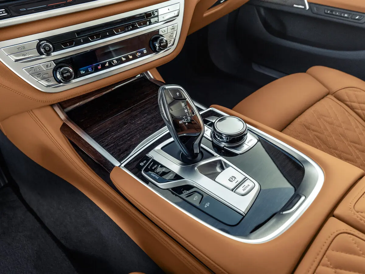 BMW 7 серии VI (G11/G12) Рестайлинг Седан Long — сүрөт 12