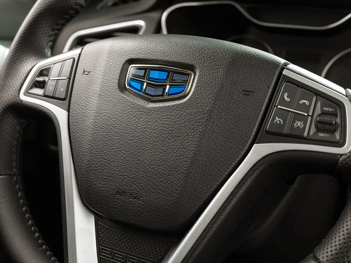 Geely Emgrand X7 I Рестайлинг 2 Внедорожник 5 дв. — сүрөт 10