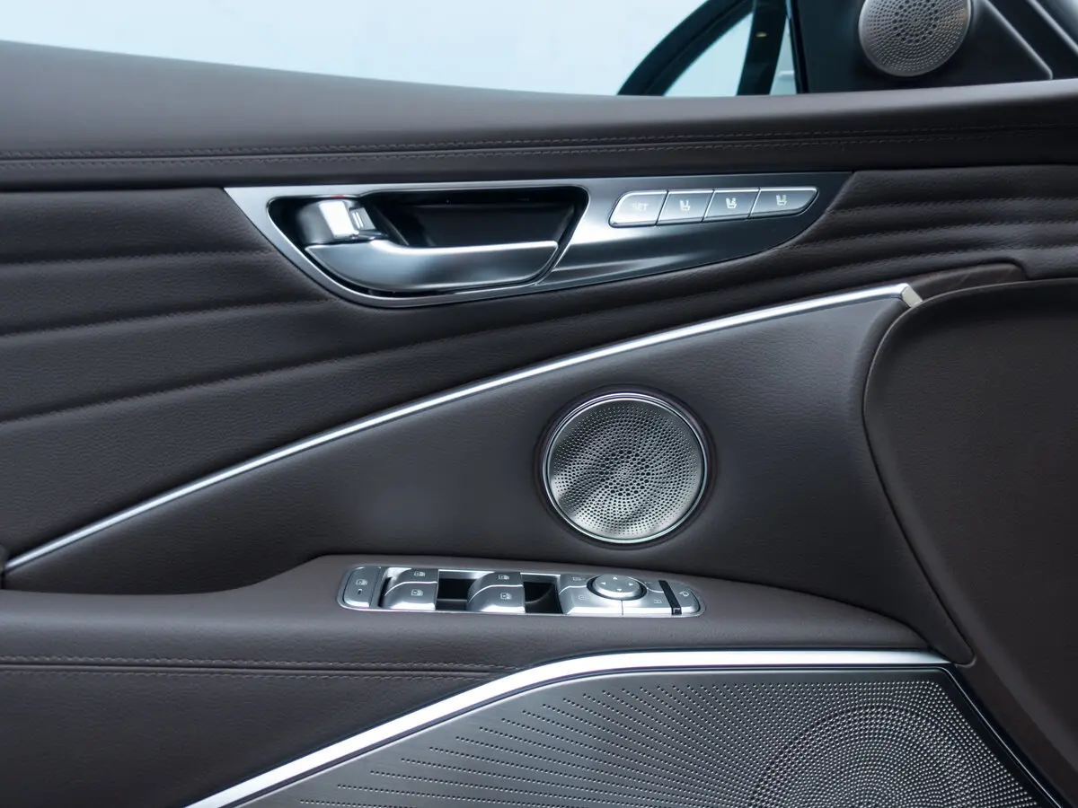 Kia K900 II Седан — сүрөт 12